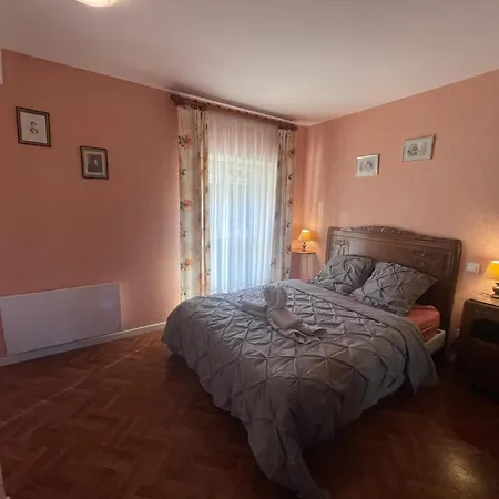 Alojamento de Acomodação e Pequeno-almoço Sensation, 2 Lits Pour 3 Personnes, Avec Salle De Bain Privative