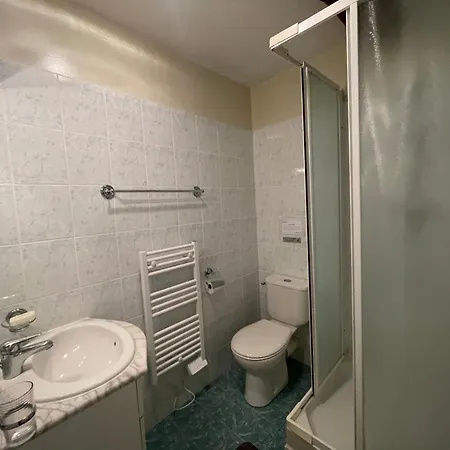 Sensation, 2 Lits Pour 3 Personnes, Avec Salle De Bain Privative Alojamento de Acomodação e Pequeno-almoço Chuffilly-Roche